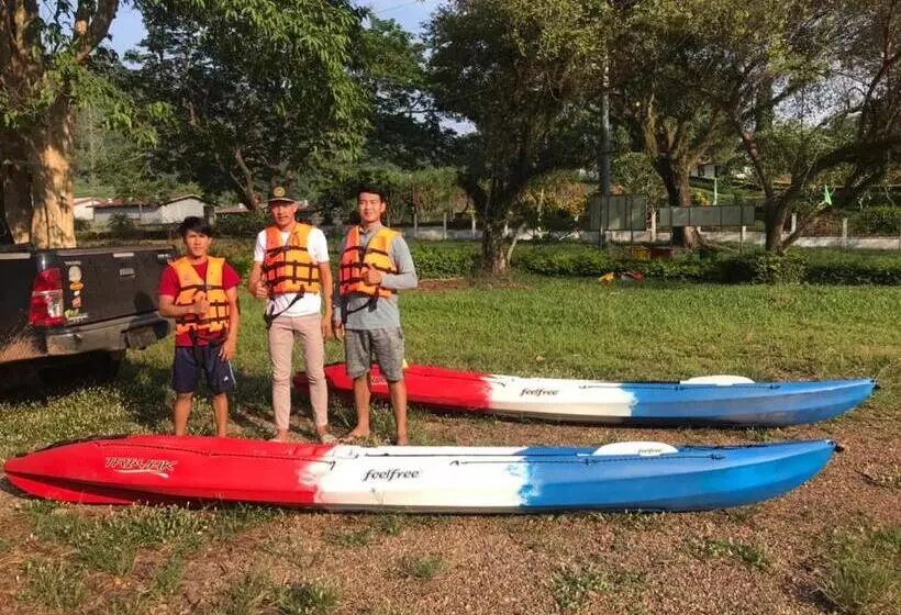 پانسیون Anouxa Riverview Guesthouse