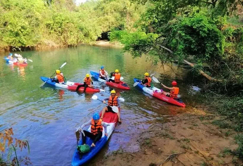 پانسیون Anouxa Riverview Guesthouse