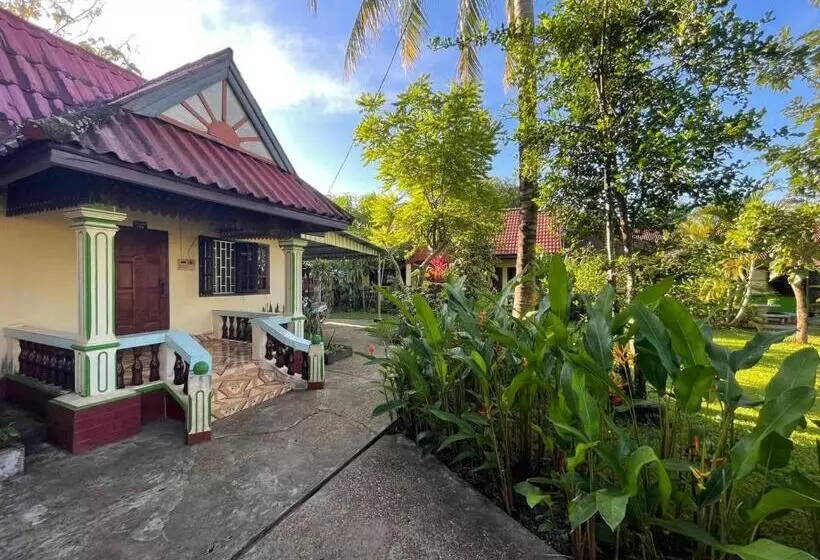 پانسیون Anouxa Riverview Guesthouse