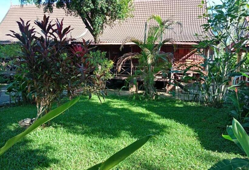 Pension (Hôtel basse catégorie) Anouxa Riverview Guesthouse