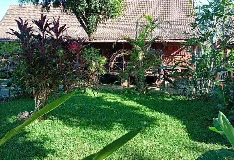 پانسیون Anouxa Riverview Guesthouse