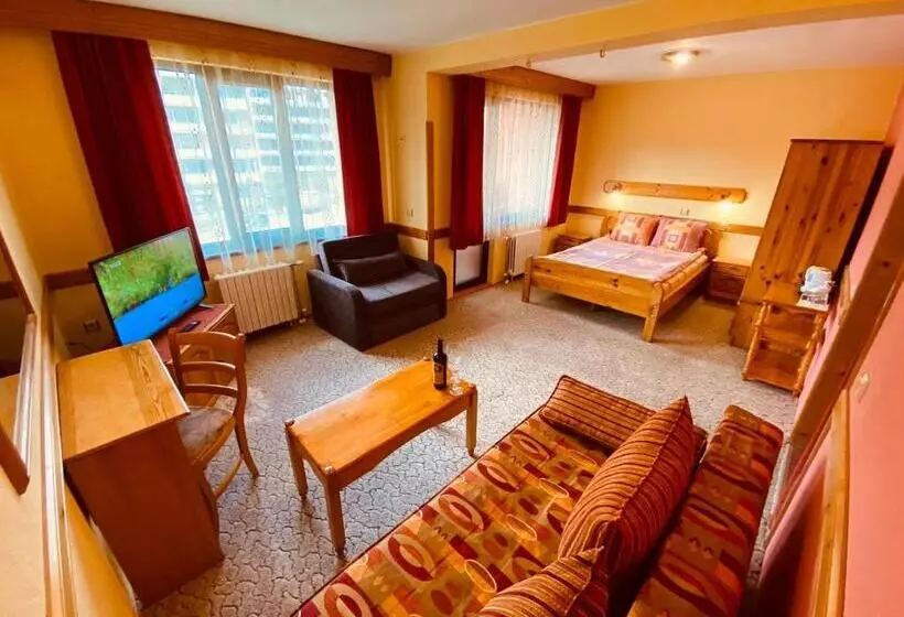 Family Hotel Savov
