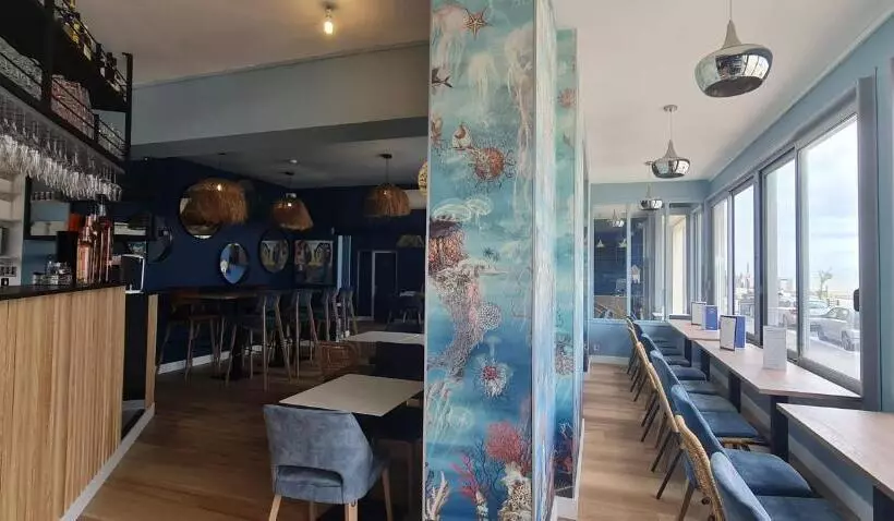 ホテル Hôtel Restaurant L'atelier Des Cousins