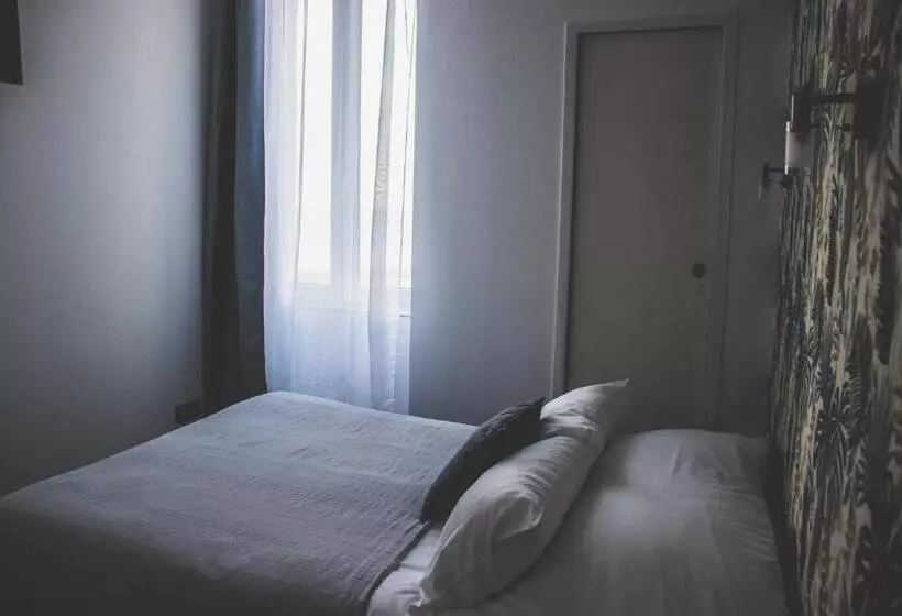 ホテル Hôtel Restaurant L'atelier Des Cousins