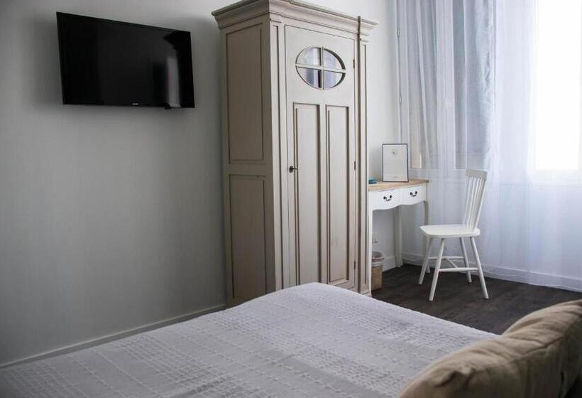 ホテル Hôtel Restaurant L'atelier Des Cousins