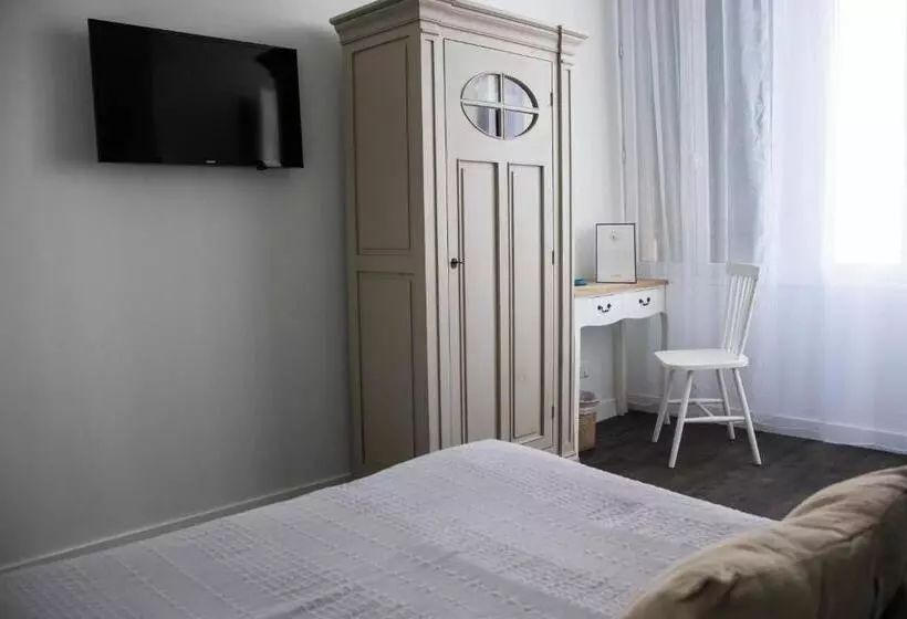 ホテル Hôtel Restaurant L'atelier Des Cousins