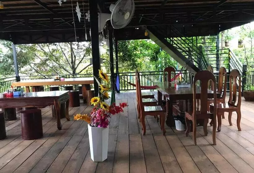 ペンション Manel Guesthouse And Restaurant