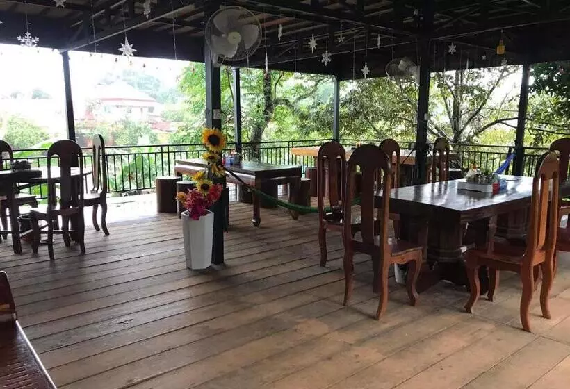 ペンション Manel Guesthouse And Restaurant