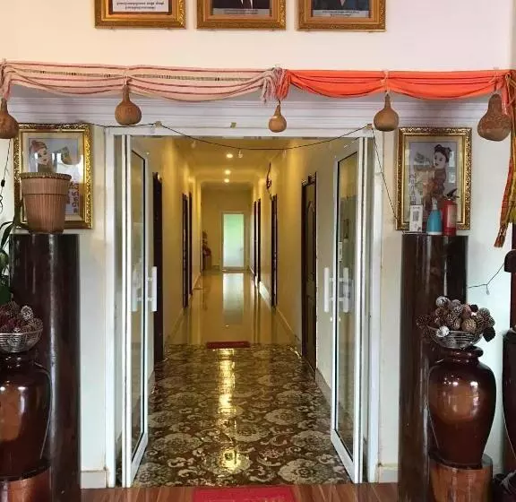 ペンション Manel Guesthouse And Restaurant