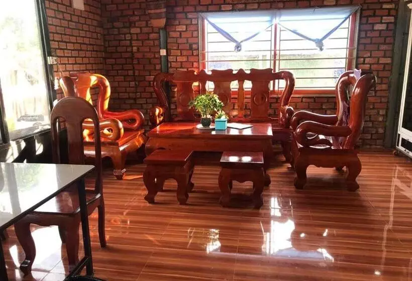 ペンション Manel Guesthouse And Restaurant