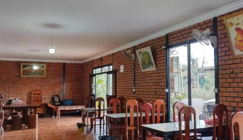 ペンション Manel Guesthouse And Restaurant