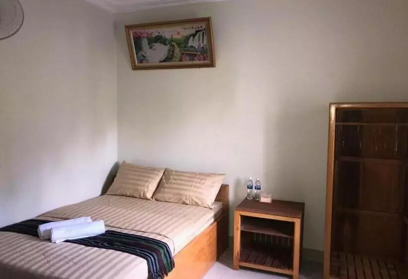 ペンション Manel Guesthouse And Restaurant