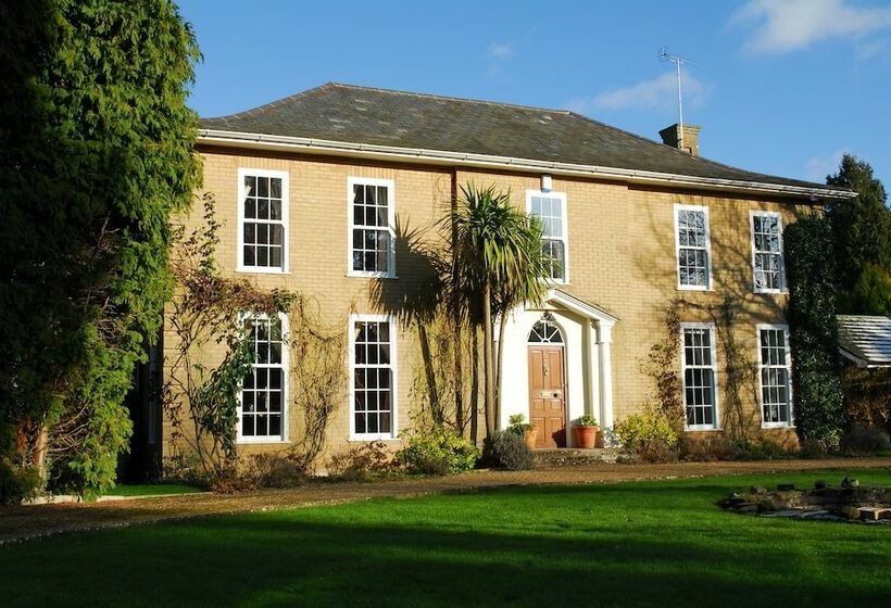 Norfolk House Bed And Breakfast