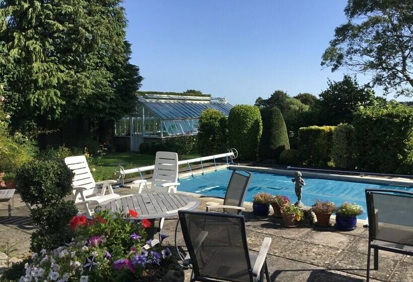 Norfolk House Bed And Breakfast