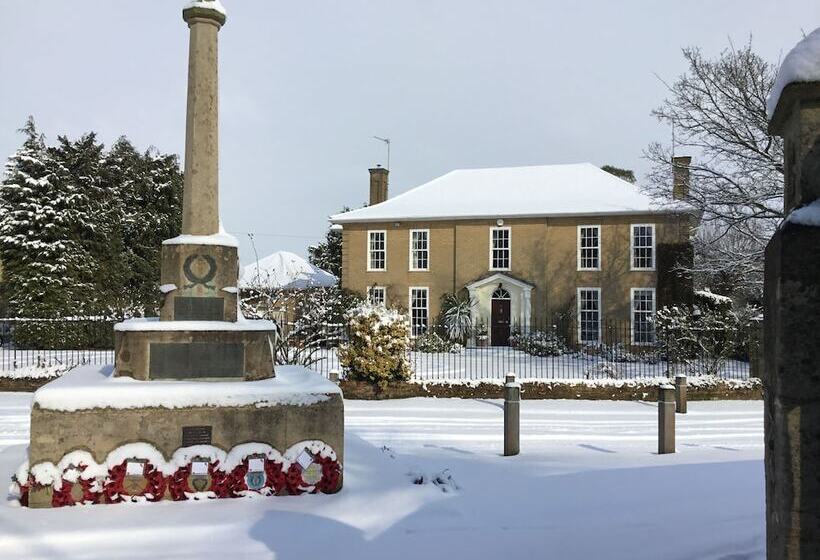 Norfolk House Bed And Breakfast