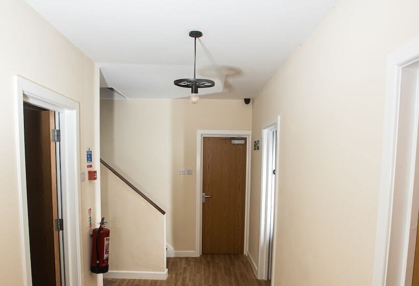 ユースホステル Celtic House