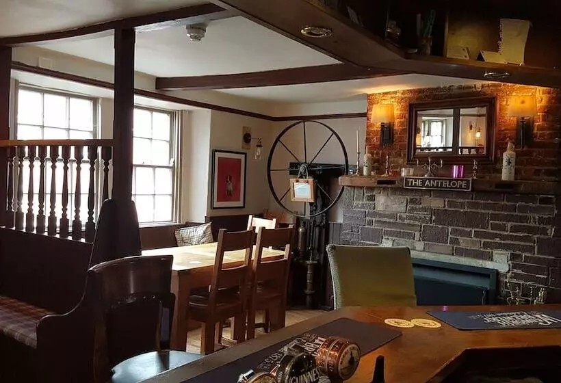 Hostelli The Antelope At Upavon