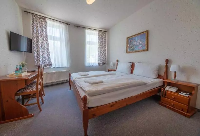 Haus Schlematal Hotel Und Restaurant