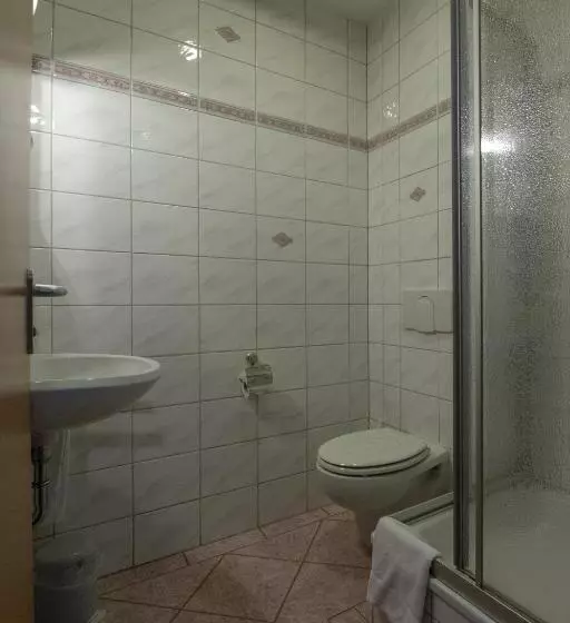 Haus Schlematal Hotel Und Restaurant