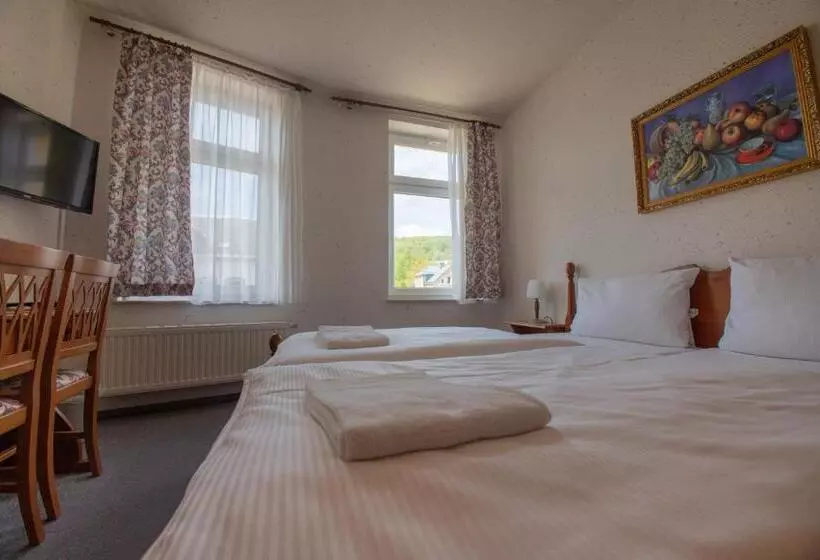 Haus Schlematal Hotel Und Restaurant