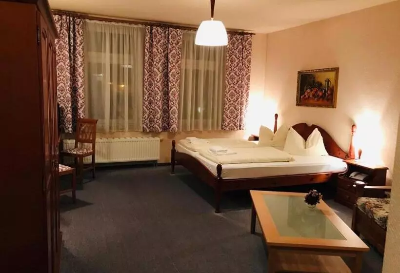 Haus Schlematal Hotel Und Restaurant