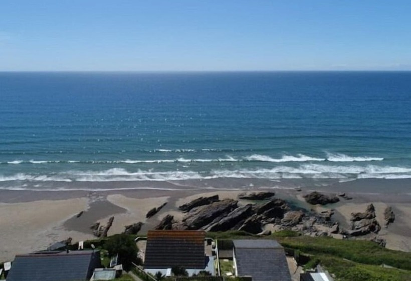 בית מלון כפרי Jaru