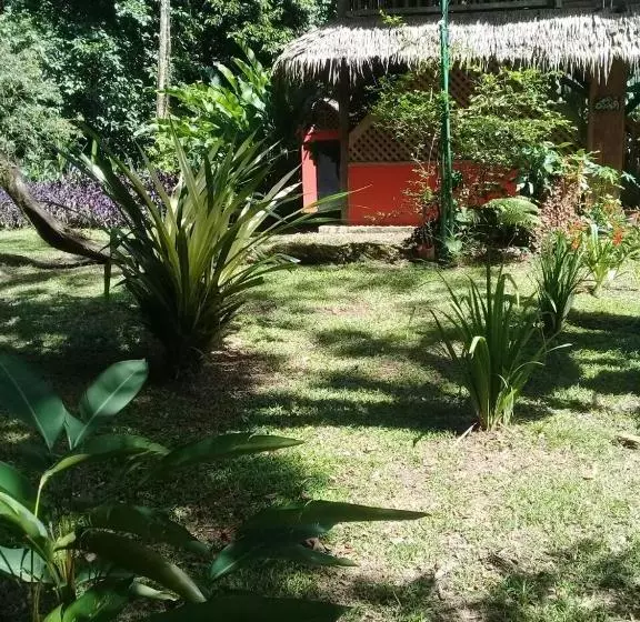 Majatalo Finca Valeria Treehouses Glamping