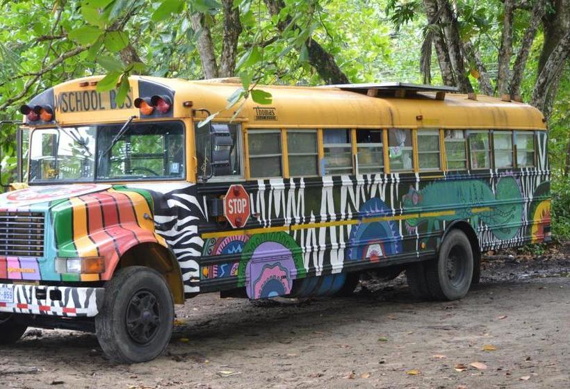 پانسیون Finca Valeria Treehouses Glamping