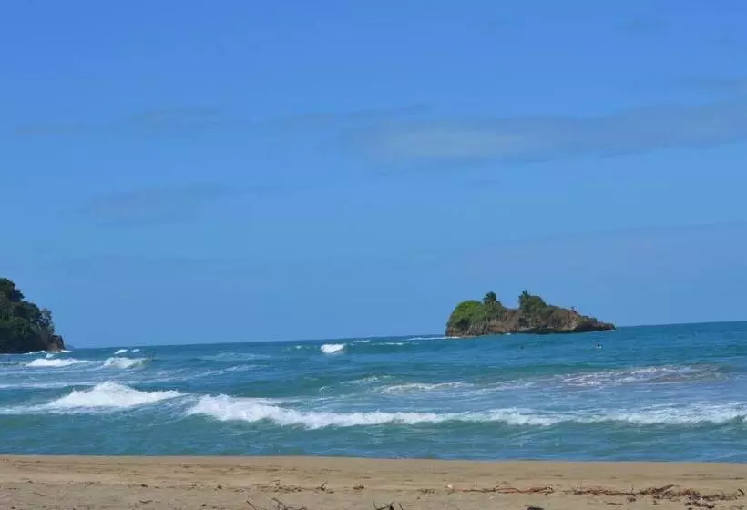 Majatalo Finca Valeria Treehouses Glamping