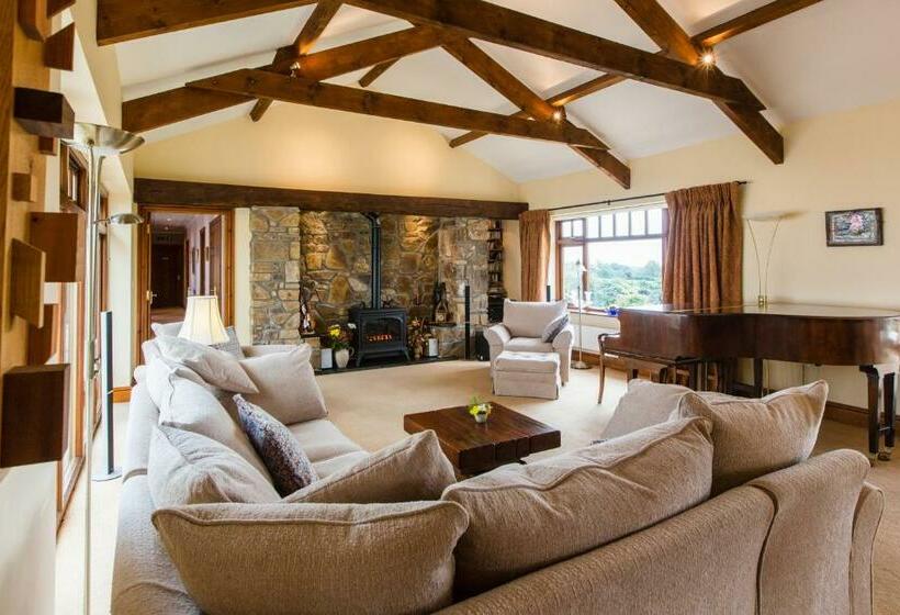 Ael Y Bryn Luxury B&b, North Pembrokeshire