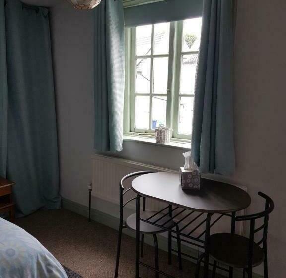 הוסטל Jolly Sailor