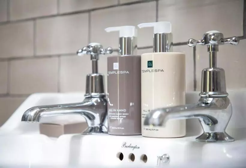 Retkeilymaja The Lion Bicester