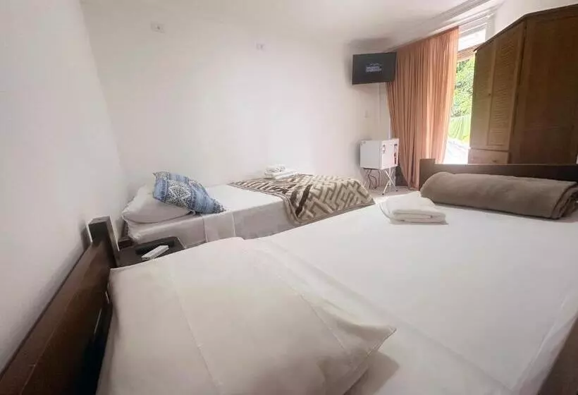 Hostelli Pousada Sobre As Ondas De Picinguaba