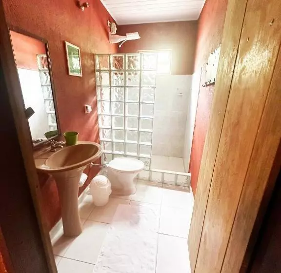 Hostelli Pousada Sobre As Ondas De Picinguaba