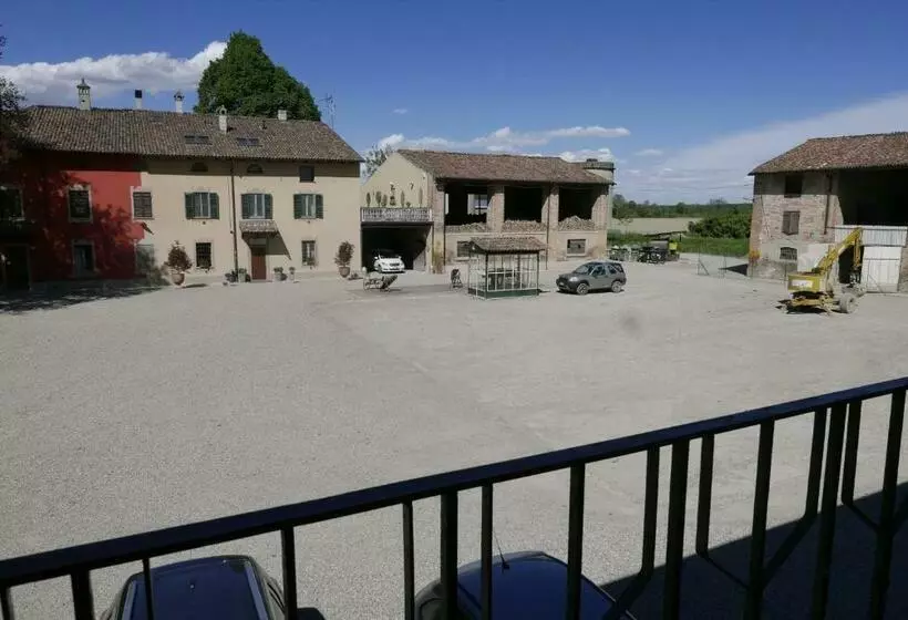 Hotelli Agriturismo Boschi Celati