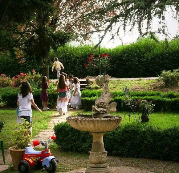 Hotelli Agriturismo Boschi Celati