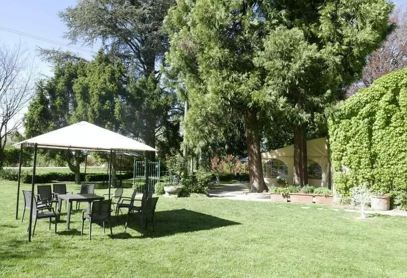 Hotelli Agriturismo Boschi Celati