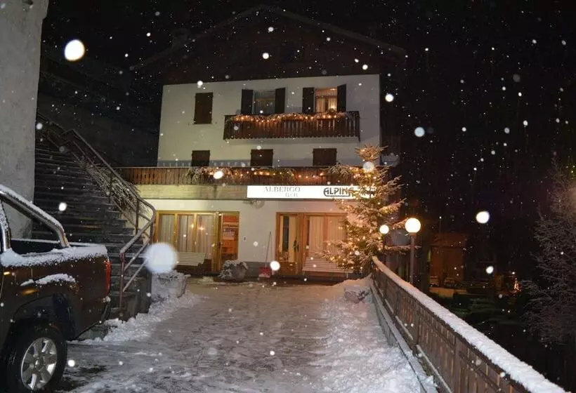 Hotelli Albergo Alpina
