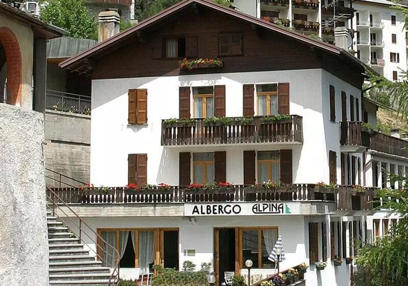 Hotelli Albergo Alpina