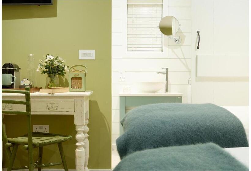 ホテル The Three Hills