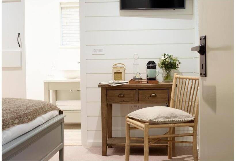 ホテル The Three Hills