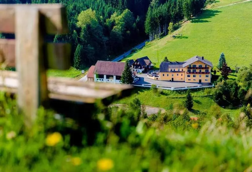 Majatalo Gasthof Landhotel Hubmann