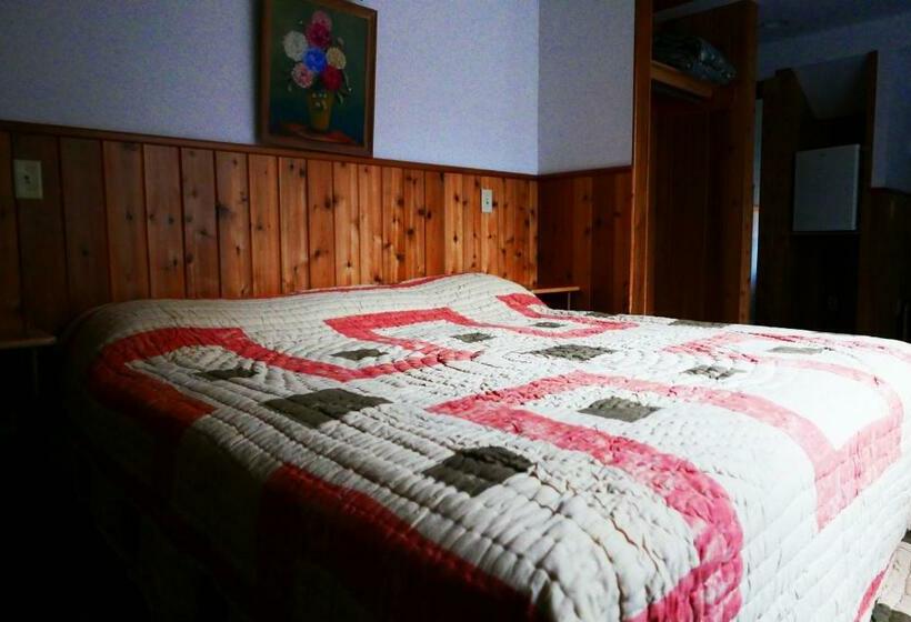 אתר נופש Slide Mountain Forest House