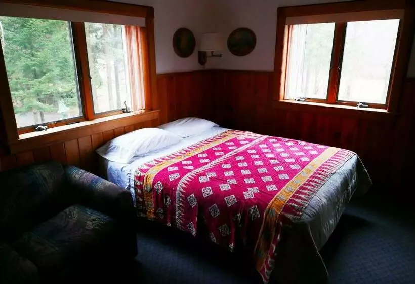 Lomakeskus Slide Mountain Forest House