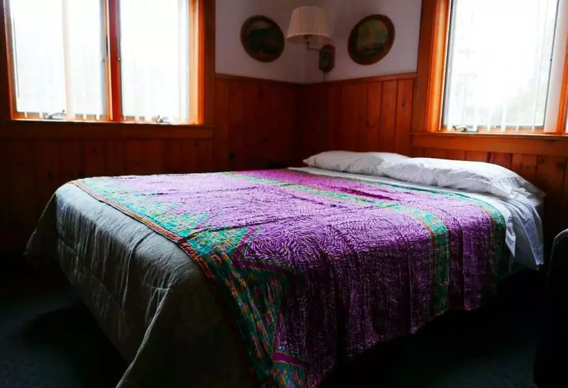 Lomakeskus Slide Mountain Forest House