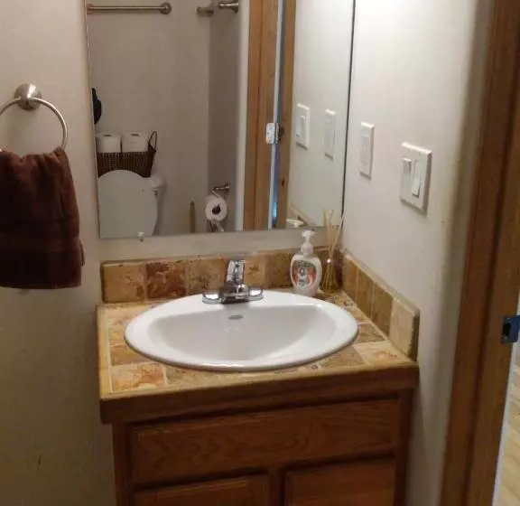 Shady Brook Inn Village/resort