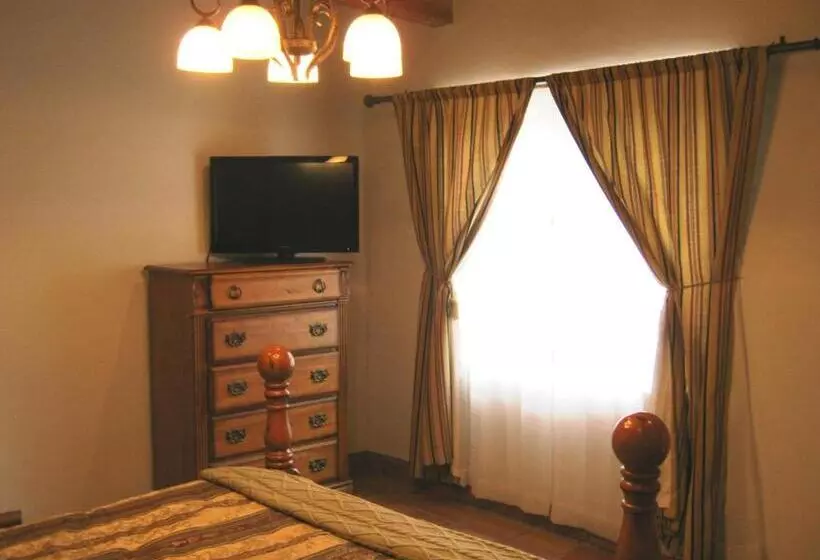 Shady Brook Inn Village/resort