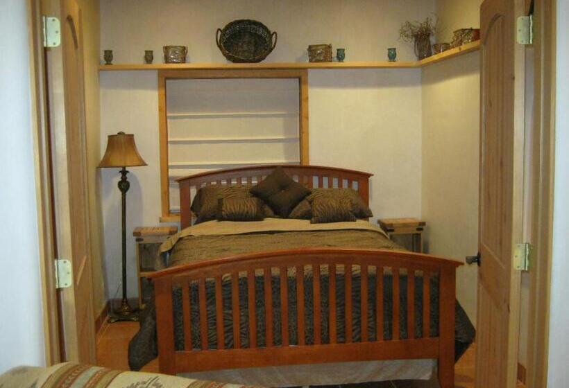 Shady Brook Inn Village/resort