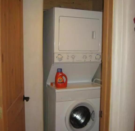 Shady Brook Inn Village/resort