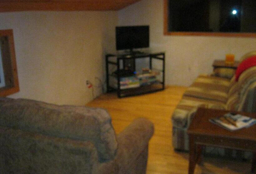 Shady Brook Inn Village/resort